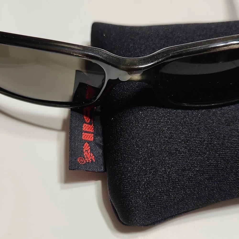 BOLLÉ authentic vintage Unisex sunglasses w/soft case+ microfiber cleaning cloth